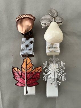 Bath & Body Works Wallflower Diffuser Plug-Ins Lot of 4 (2 new and 2 used)